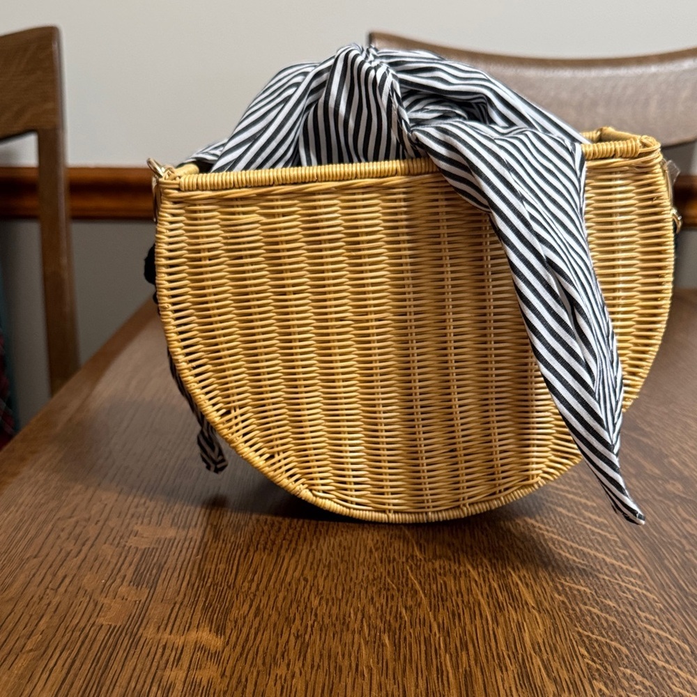 Kayu Woven Tan Crossbody Bag EUC - Picture 2 of 10
